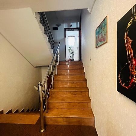 Guest House Velania Prishtinë Ngoại thất bức ảnh