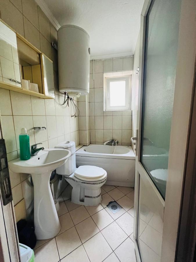 Guest House Velania Prishtinë Ngoại thất bức ảnh
